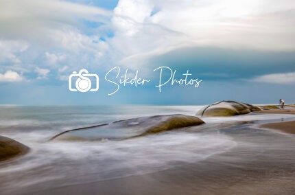 Photographer and the sea